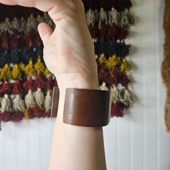 Raven + Lily Neha Wooden Cuff Bracelet Leather Accent Boho Hippie Eggshell 1 - Picture 5 of 9